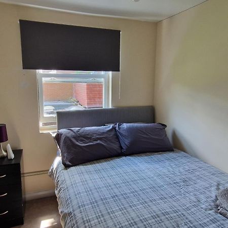 Maidstone Heights III - 1 Bedroom In Maidstone! Luaran gambar