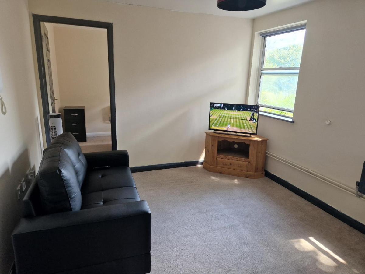 Maidstone Heights III - 1 Bedroom In Maidstone! Luaran gambar
